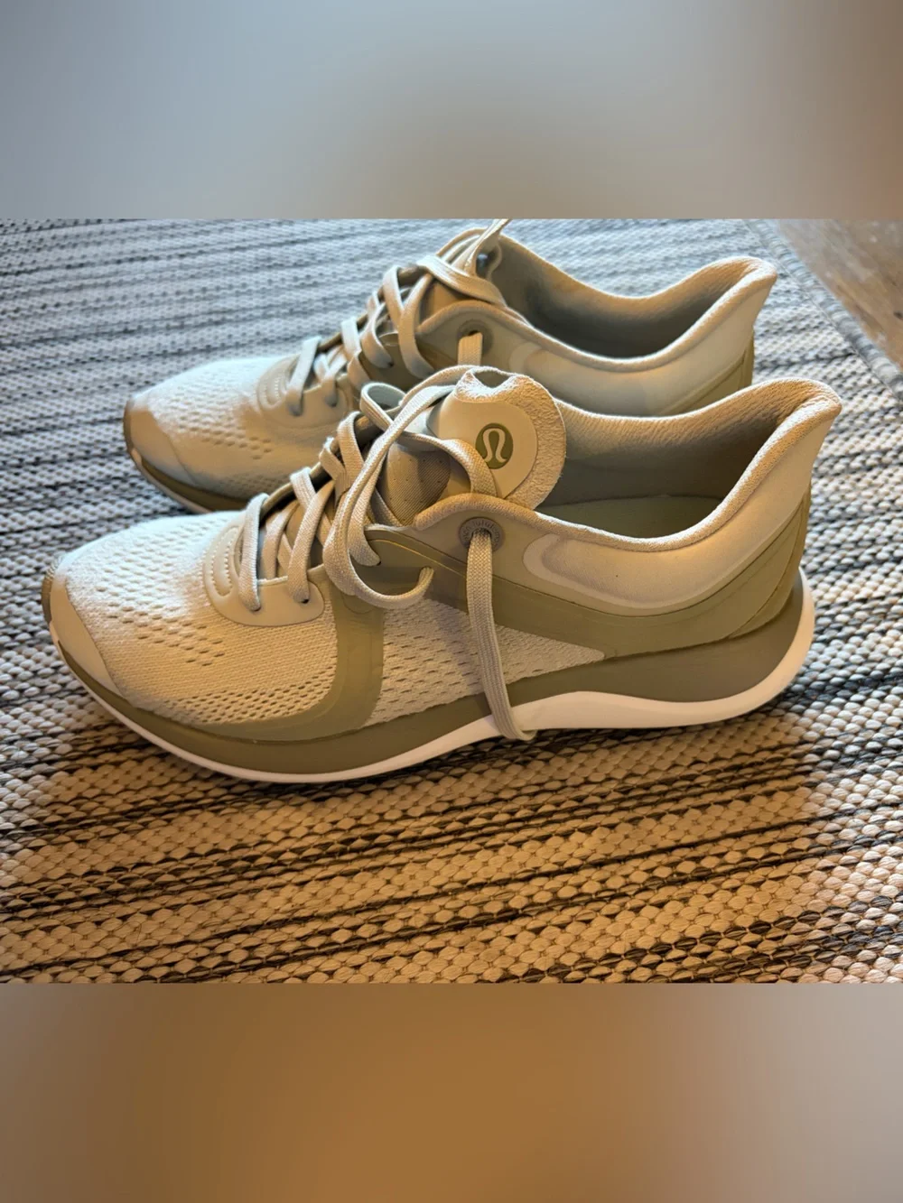 Lululemon Chargefeel Low Women's athletic Shoes size 7 in Light Sage,Green Fern